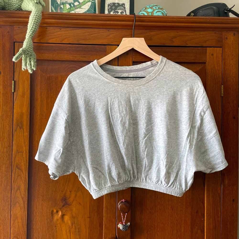 Aerie offline grey short sleeve cropped top